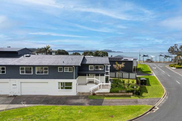 Big living, steps from the beach