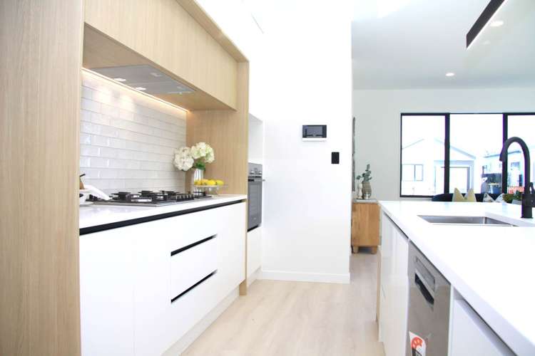 14 Matahae Crescent Wainui_12