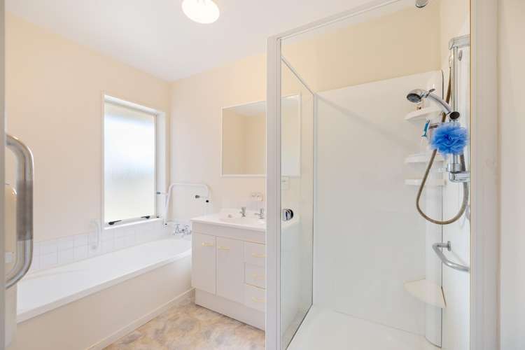 2b Hilton Drive Amberley_10