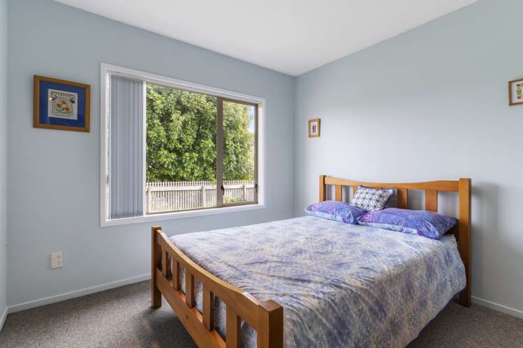 17 Woodbank Drive Glen Eden_18