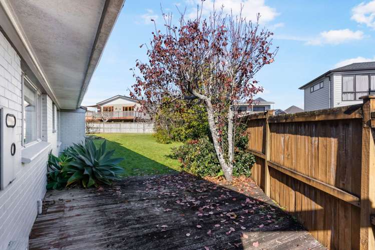 16 Fielding Crescent Farm Cove_15