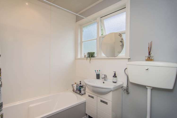 11 June Street Highfield_14