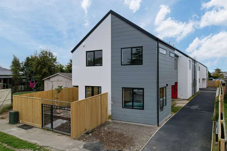 1/2,3,4 - 63 Harrow Street_0