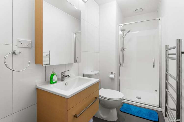 811/17 Putney Way Manukau_6