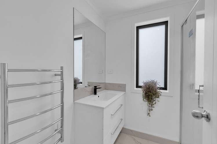 20 Te Tiireke Drive Glenview_11