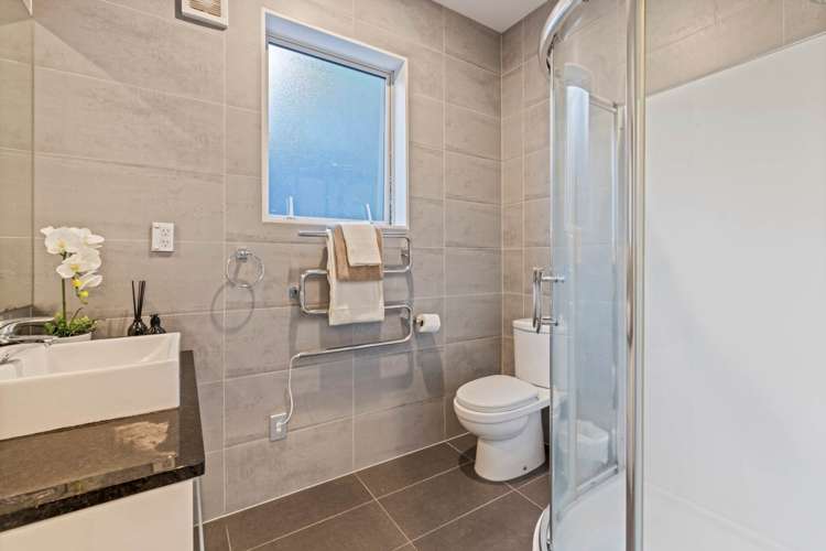 7 Lucca Crescent Flat Bush_16