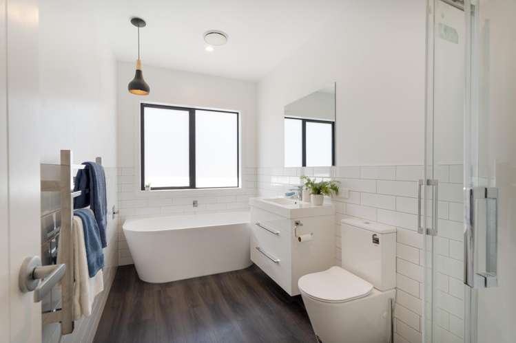 23 Queen Charlotte Drive Aotea_13