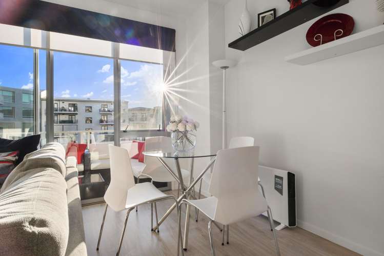 2E/16 Market Place_5