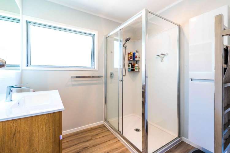 68 Windsor Road Bellevue_17