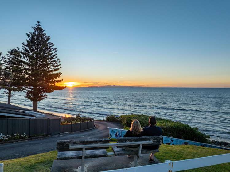 5/27 Beach Road Paekakariki_44