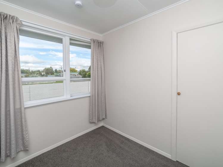 20 Charles Street Carterton_5