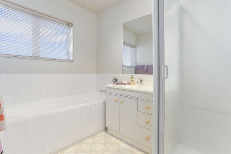 30 The Grove Red Beach_10