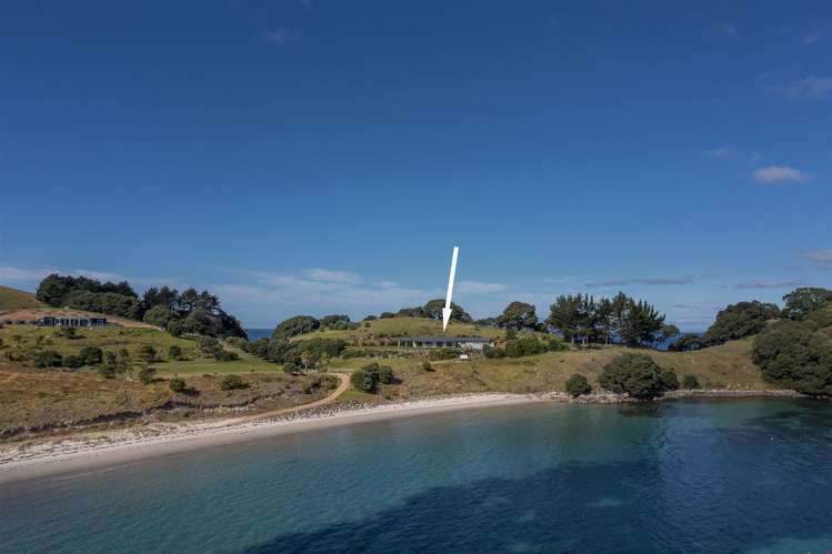 191b Pacific Ocean Slipper Island (Whakahau)_1