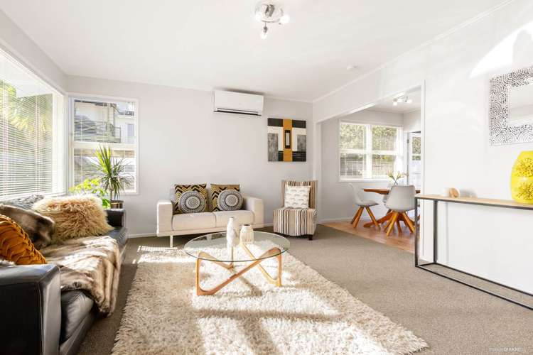 5a Scotstoun Place Glen Eden_1