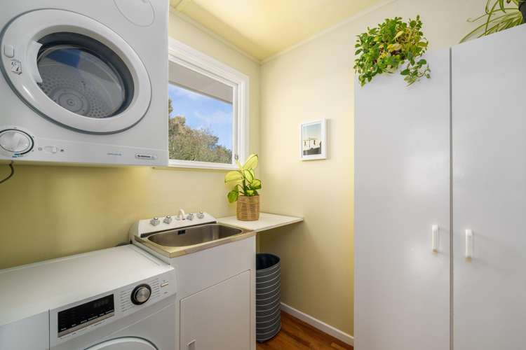 11 Pauline Way Paparangi_15