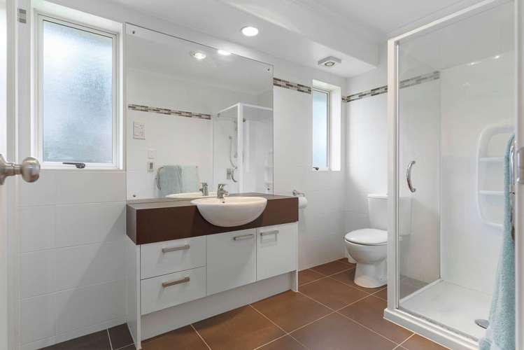 117 Pine Harbour Parade Beachlands_12