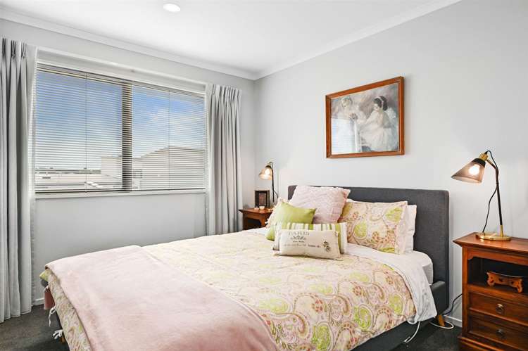 30 Tippet Crescent Wigram_9