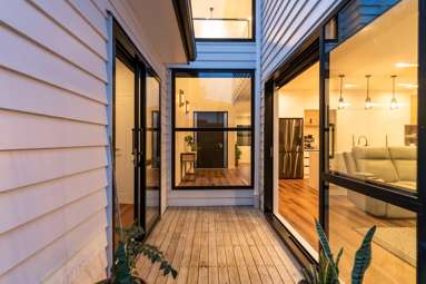 1/131A Whitney Street_2