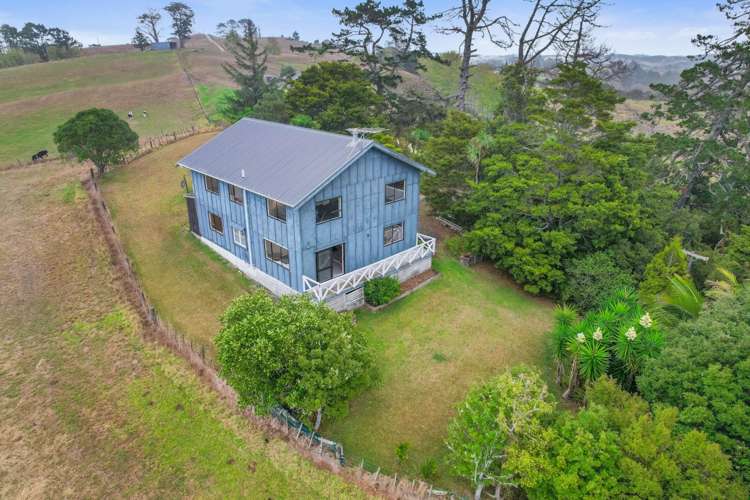 690 Wharehine Road_3