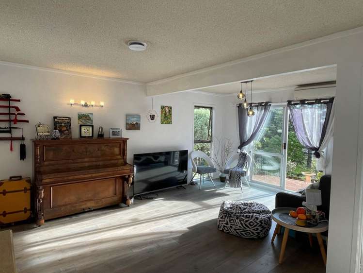 2/16 Tamahere Drive Glenfield_0