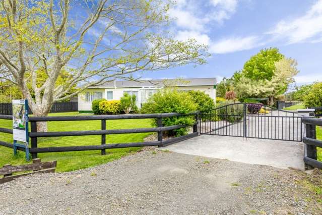 102 Boord Crescent Kumeu_1