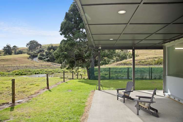 231 J Renall Road Pollok_19