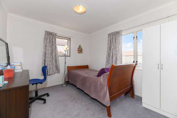 17 Stolford Crescent New Lynn_15