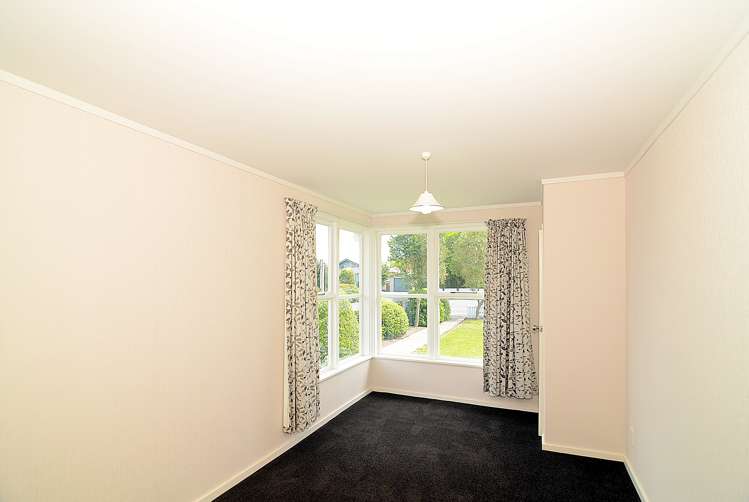 98 Creek Road Allenton_16