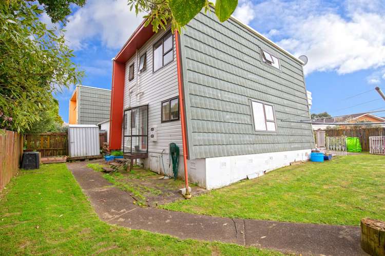 2/47 Luton Avenue Sunnyhills_5