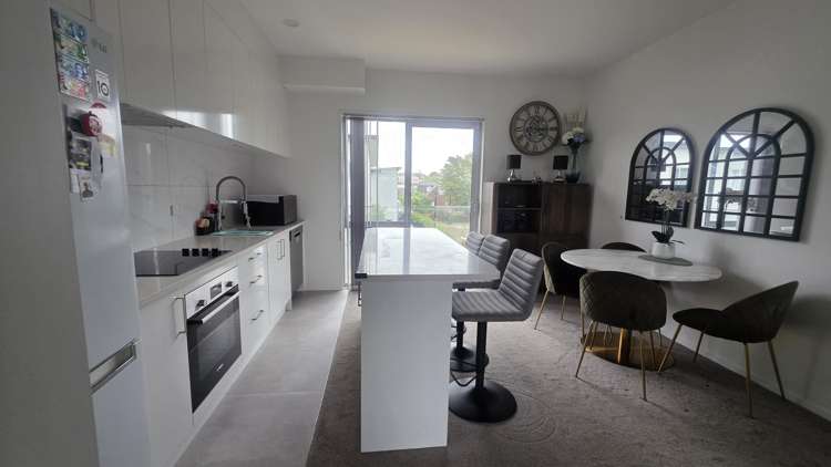 2/1 Matuhi Rise Henderson_3