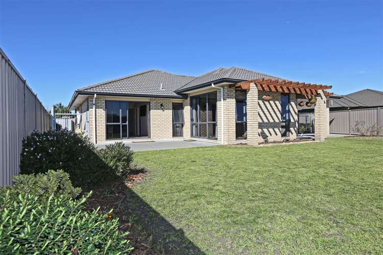 11 Lardon Place Frimley_6