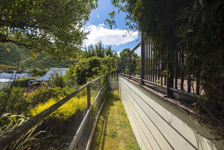 243a Waikawa Road Waikawa_19