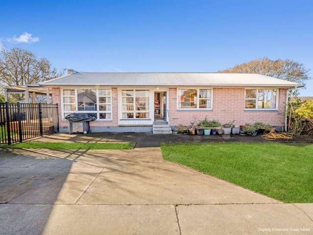 Solid Starter or Investment in a Growing Suburb!