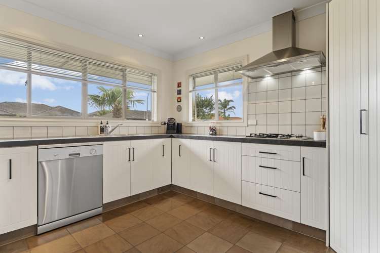 2 Harry Close Papamoa_14