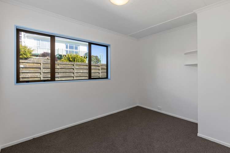 5 Kinloch Place Papakowhai_7