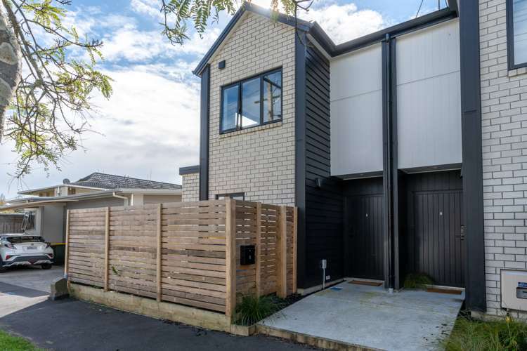 1/12 Charlemont Street Whitiora_0