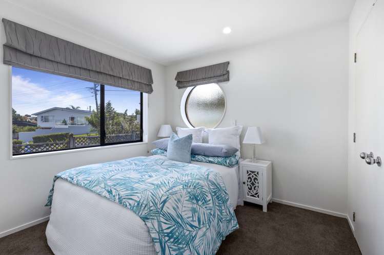 1/11 Seaview Road Castor Bay_13