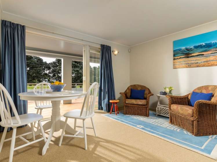 8 Seabreeze Road Narrow Neck_17