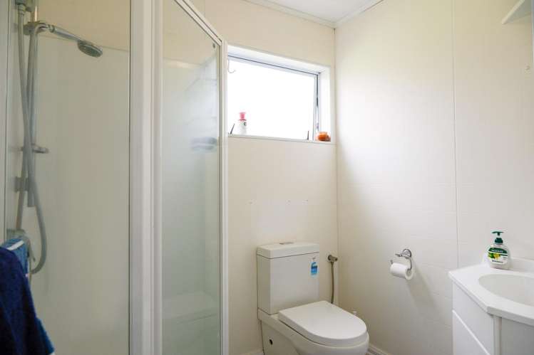 11 Russell Road Fairy Springs_8