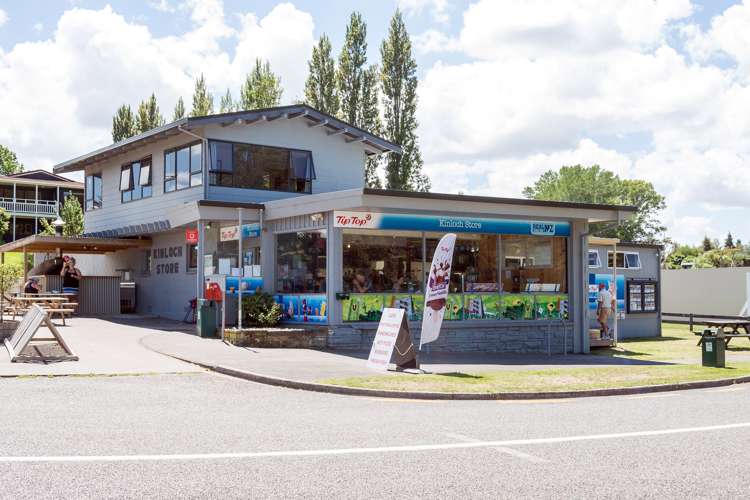 7 Otaketake Drive Kinloch_17