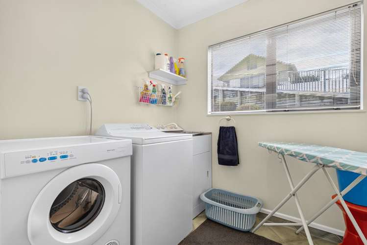 3 Julies Way Rangatira Park_8