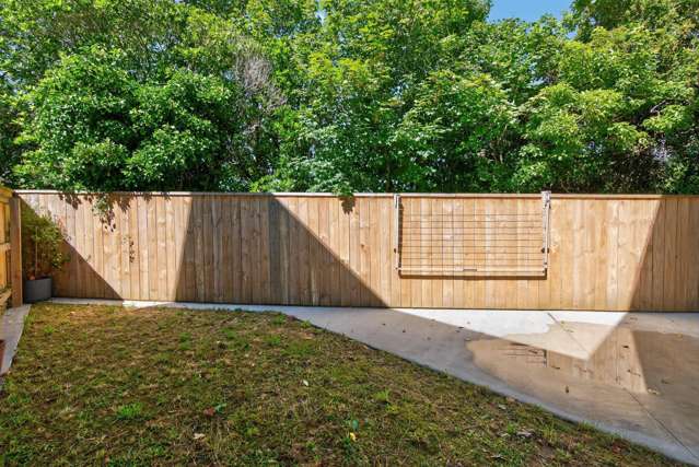 15B Rowe Parade Wainuiomata_3