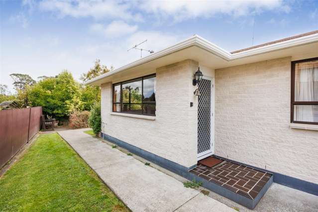 TEAM LEWIS - FAB 3 BED IN TOP LOCATION