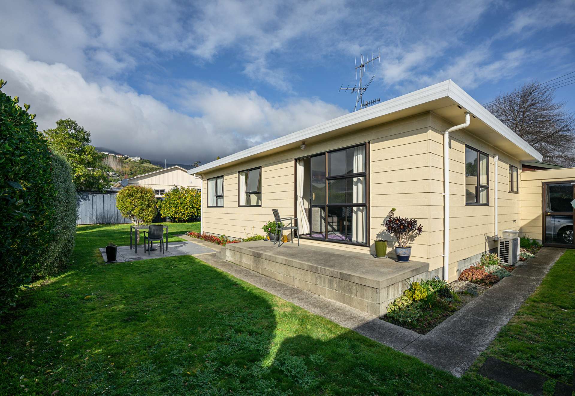 2/6 Ngaio Street Stoke_0