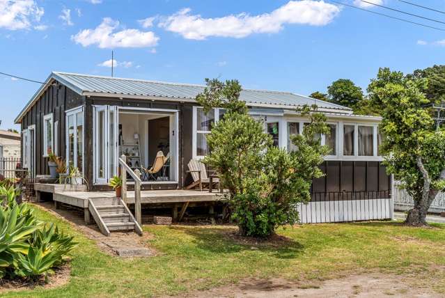 Kiwi Bach with Room to Improve