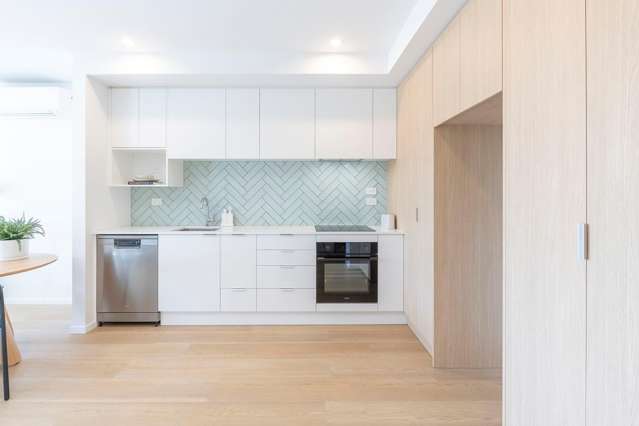 104/2A Te Ara Taurapa Point Chevalier_3