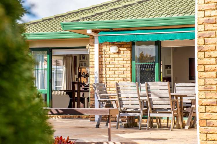 6 Whakaruru Place Matua_12