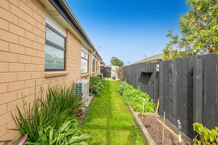 16a Lillian Place Orewa_24
