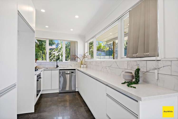 2 Glengarry Road Glen Eden_10