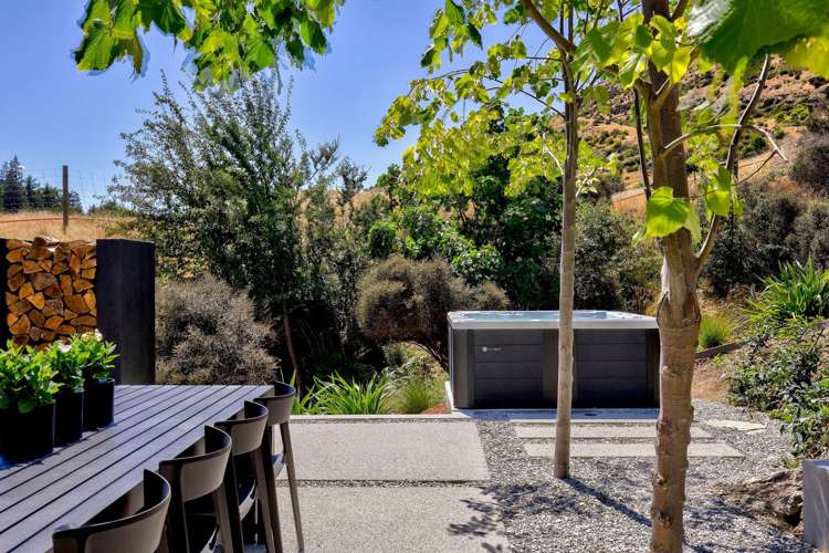 8 Spring Hill Road Kelvin Heights_15